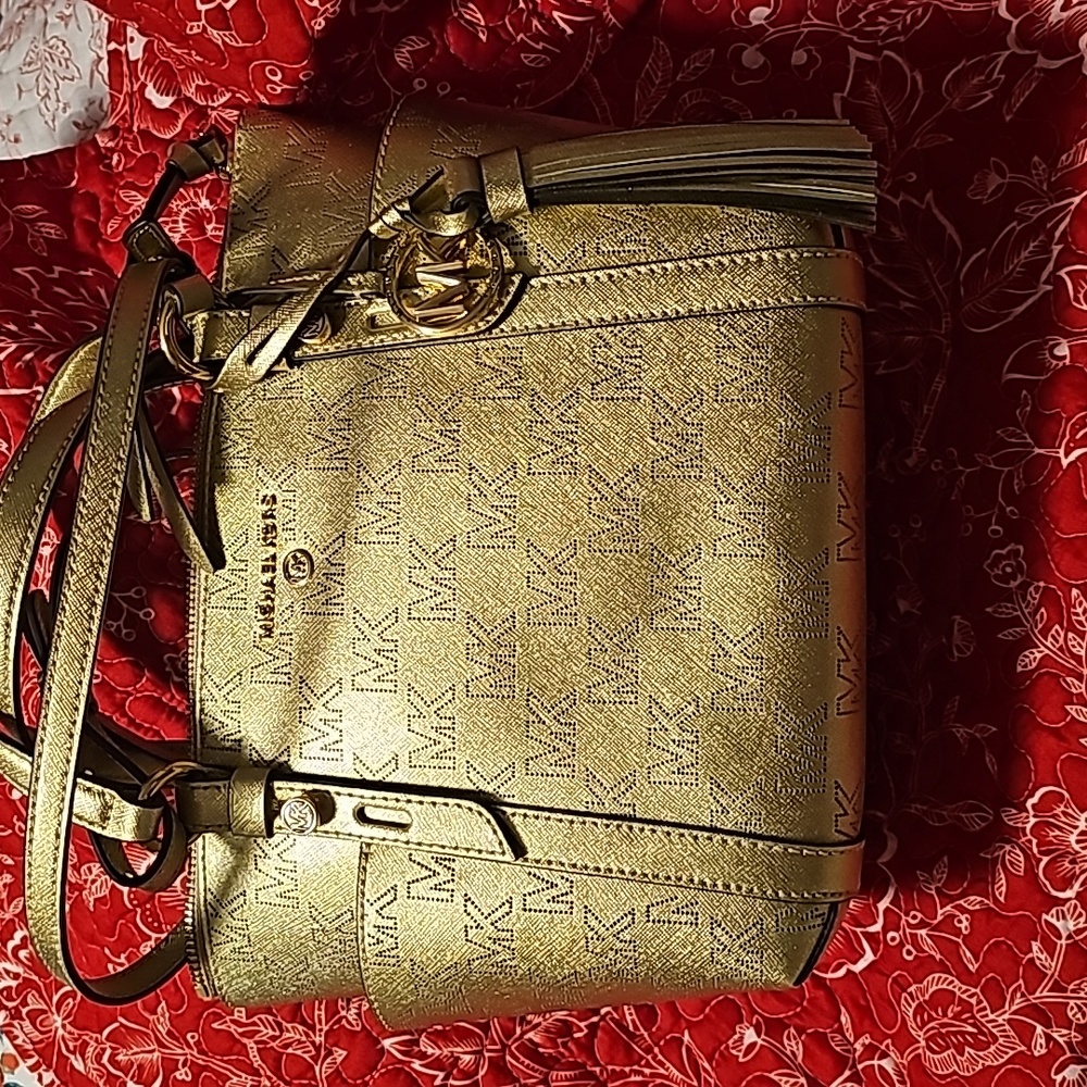 Michael Kors crossbody gold
